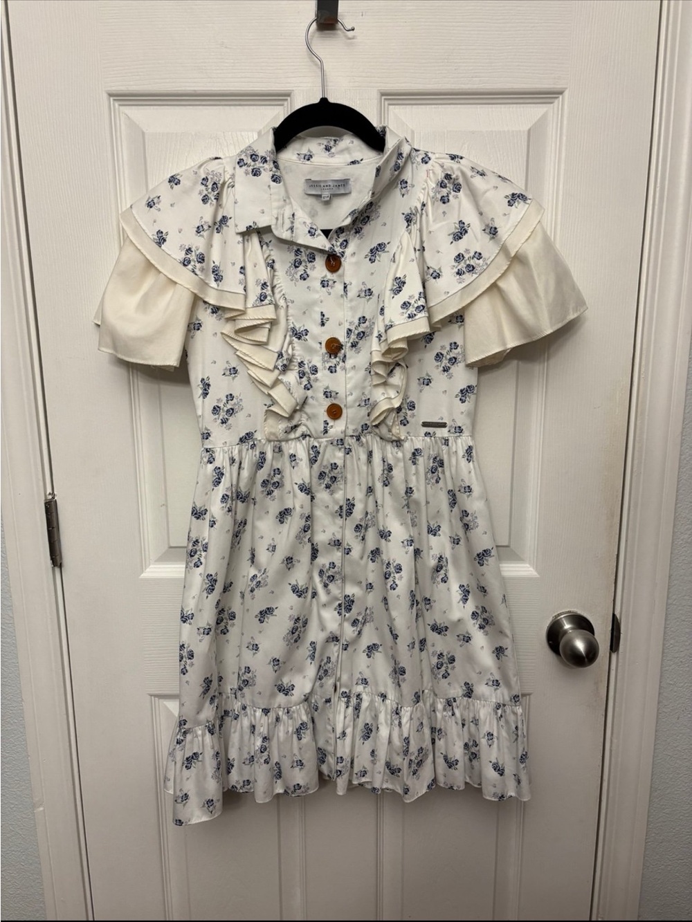 Jessie and James teens white dress with blue flowers size 12y